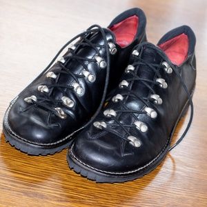 Donald Pliner Black Leather Oxfords Lined with Red Leather. Thick lug soles.
